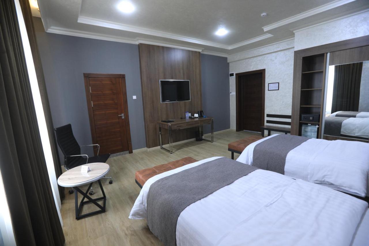 Chlnor Hotel Андижан Екстериор снимка