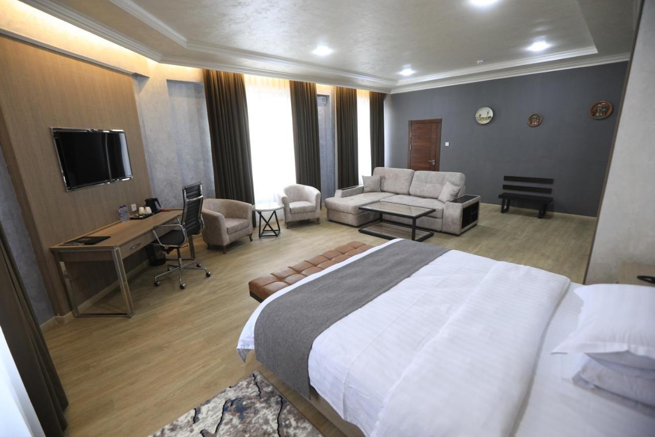 Chlnor Hotel Андижан Екстериор снимка