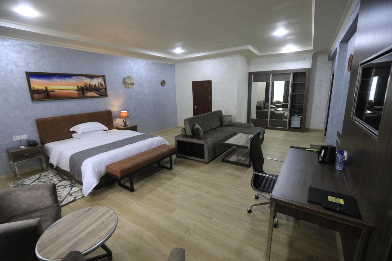 Chlnor Hotel Андижан Екстериор снимка