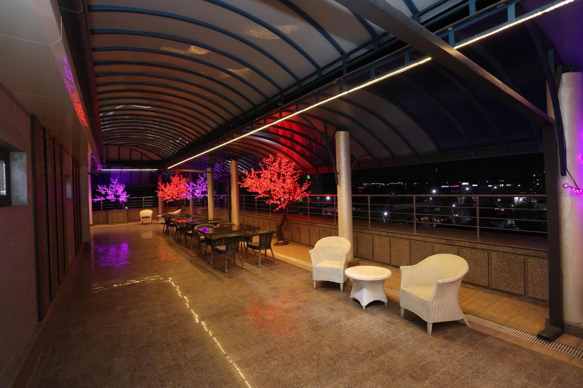 Chlnor Hotel Андижан Екстериор снимка