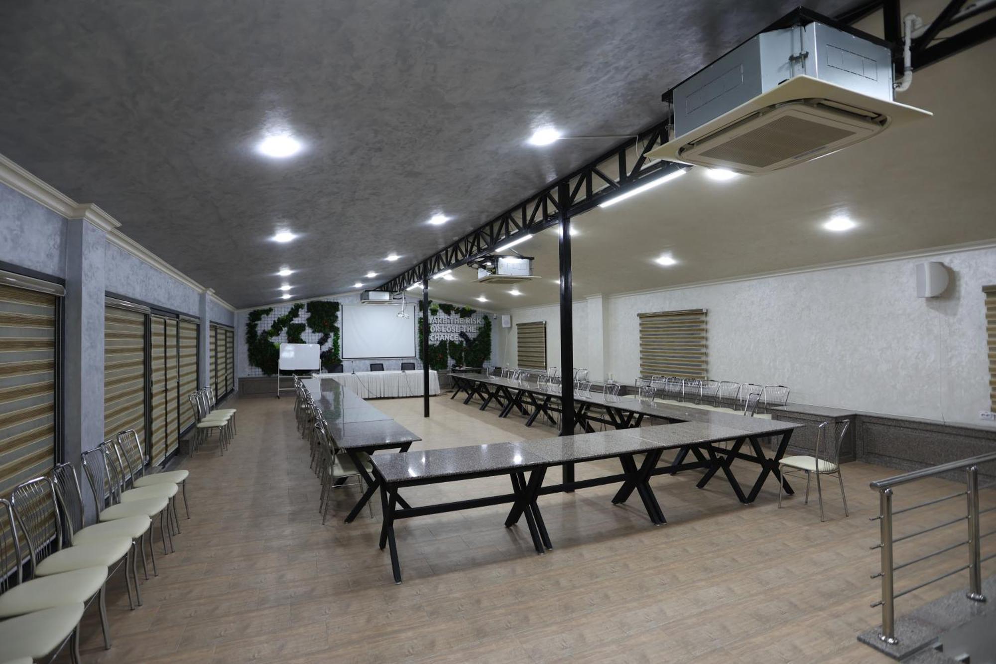 Chlnor Hotel Андижан Екстериор снимка
