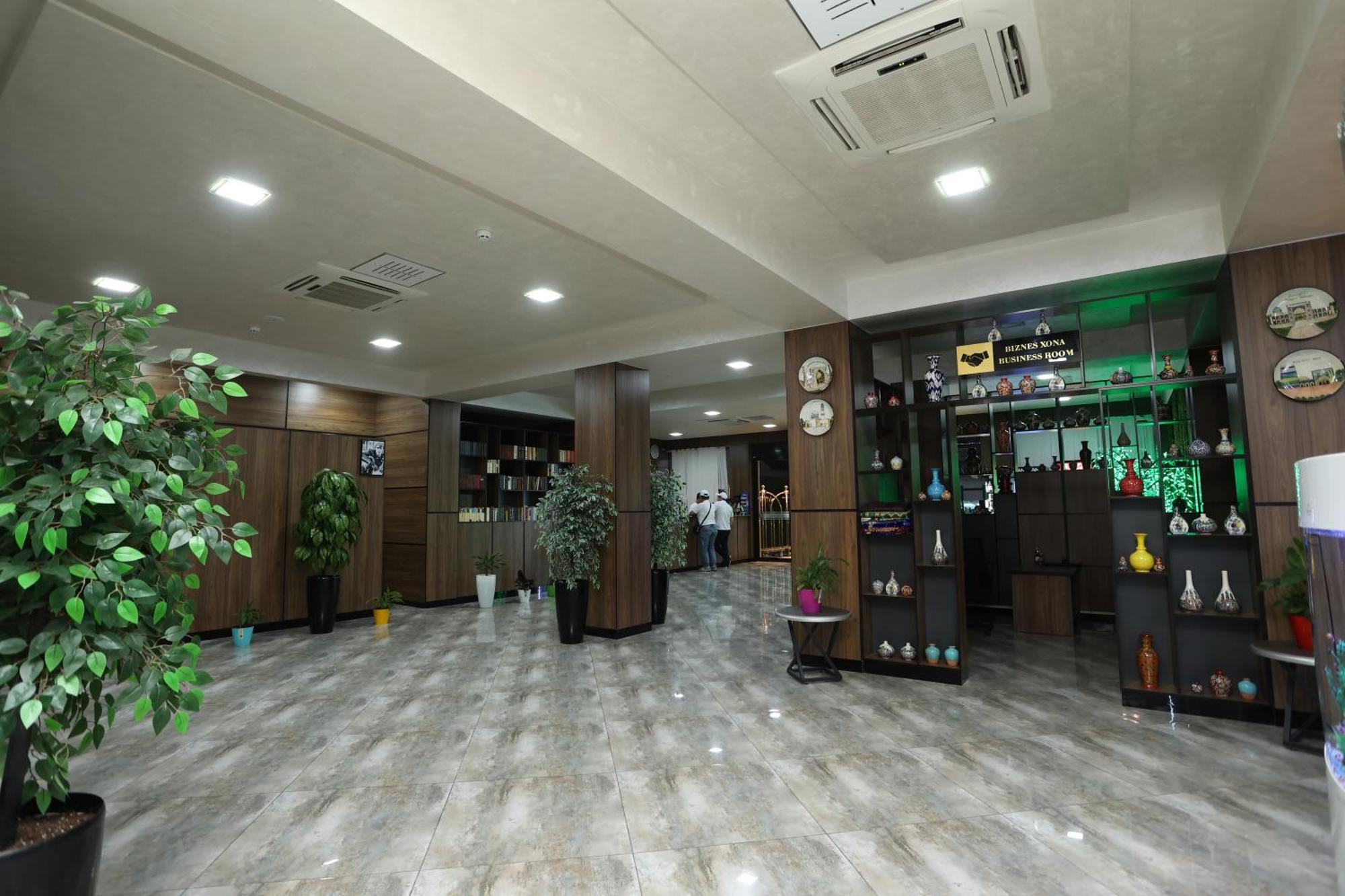Chlnor Hotel Андижан Екстериор снимка