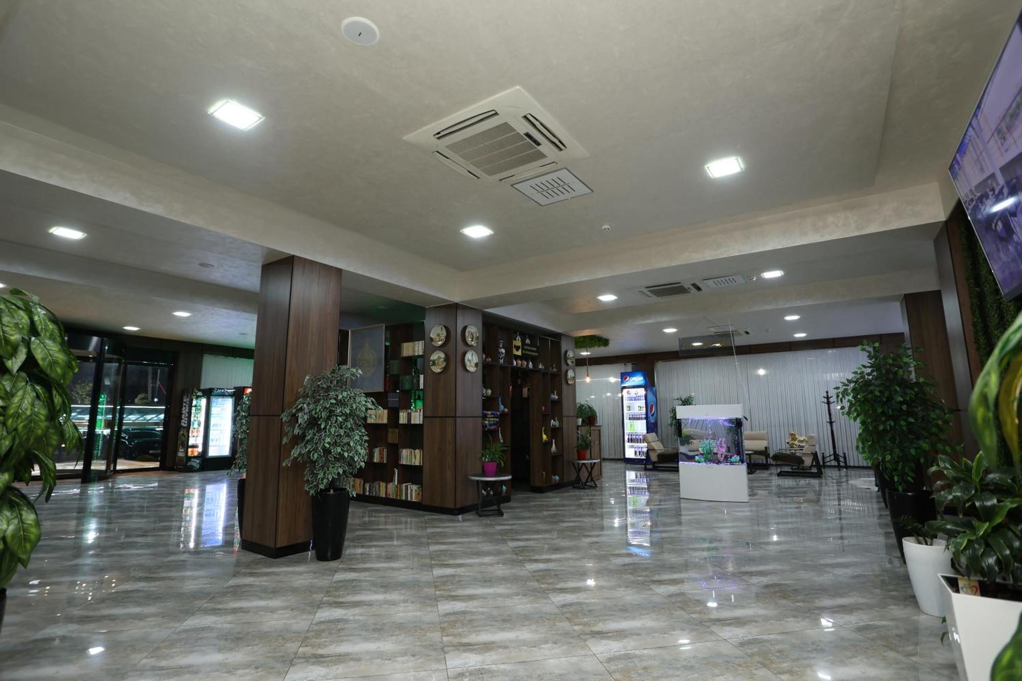Chlnor Hotel Андижан Екстериор снимка